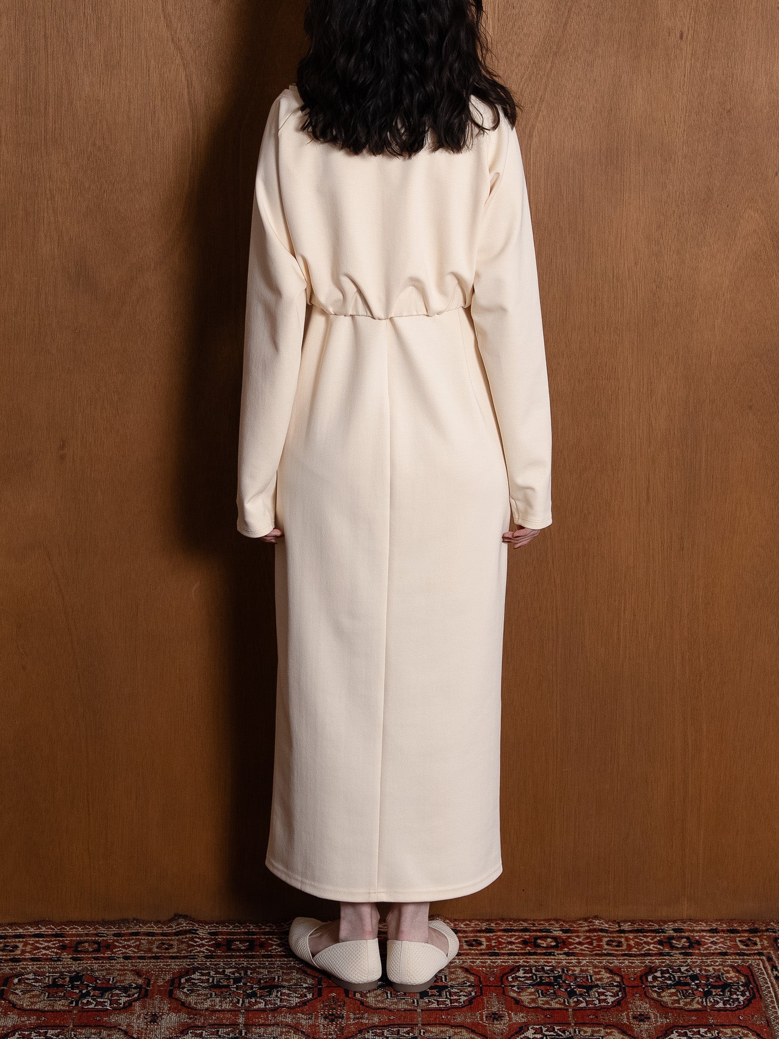 code motif sleeveless one-piece / ivory
