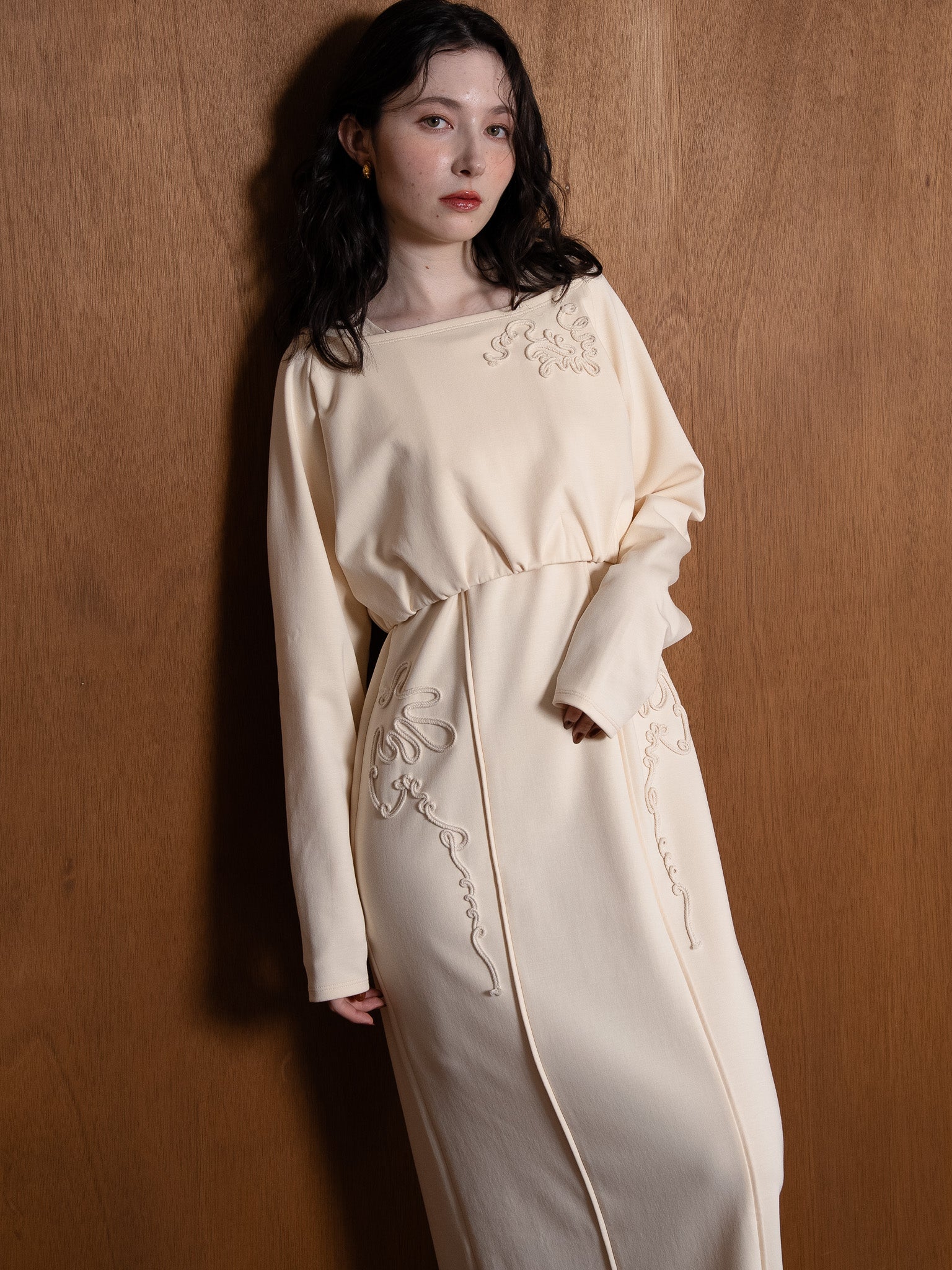 code motif gather pullover / ivory
