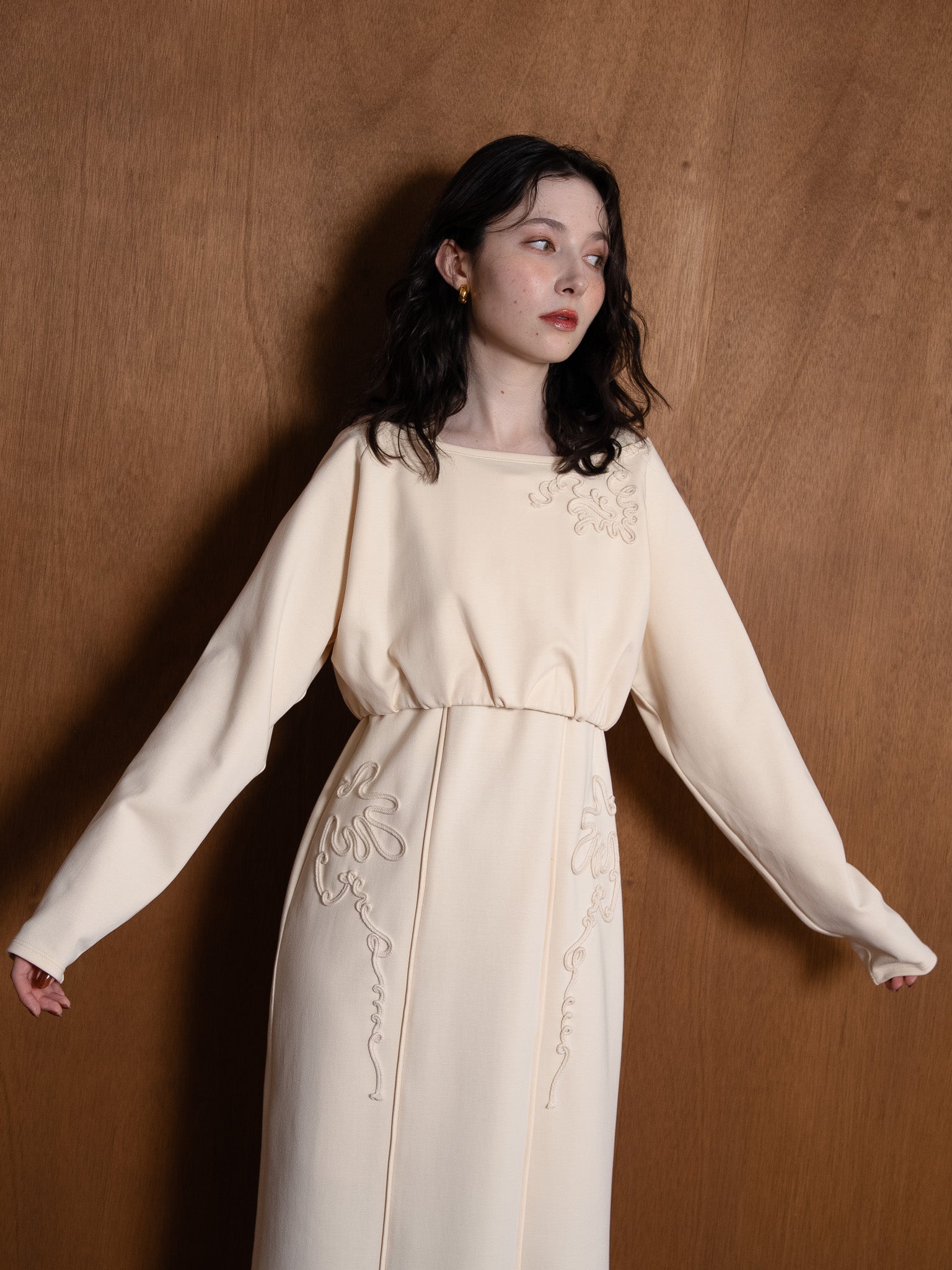 code motif gather pullover / ivory