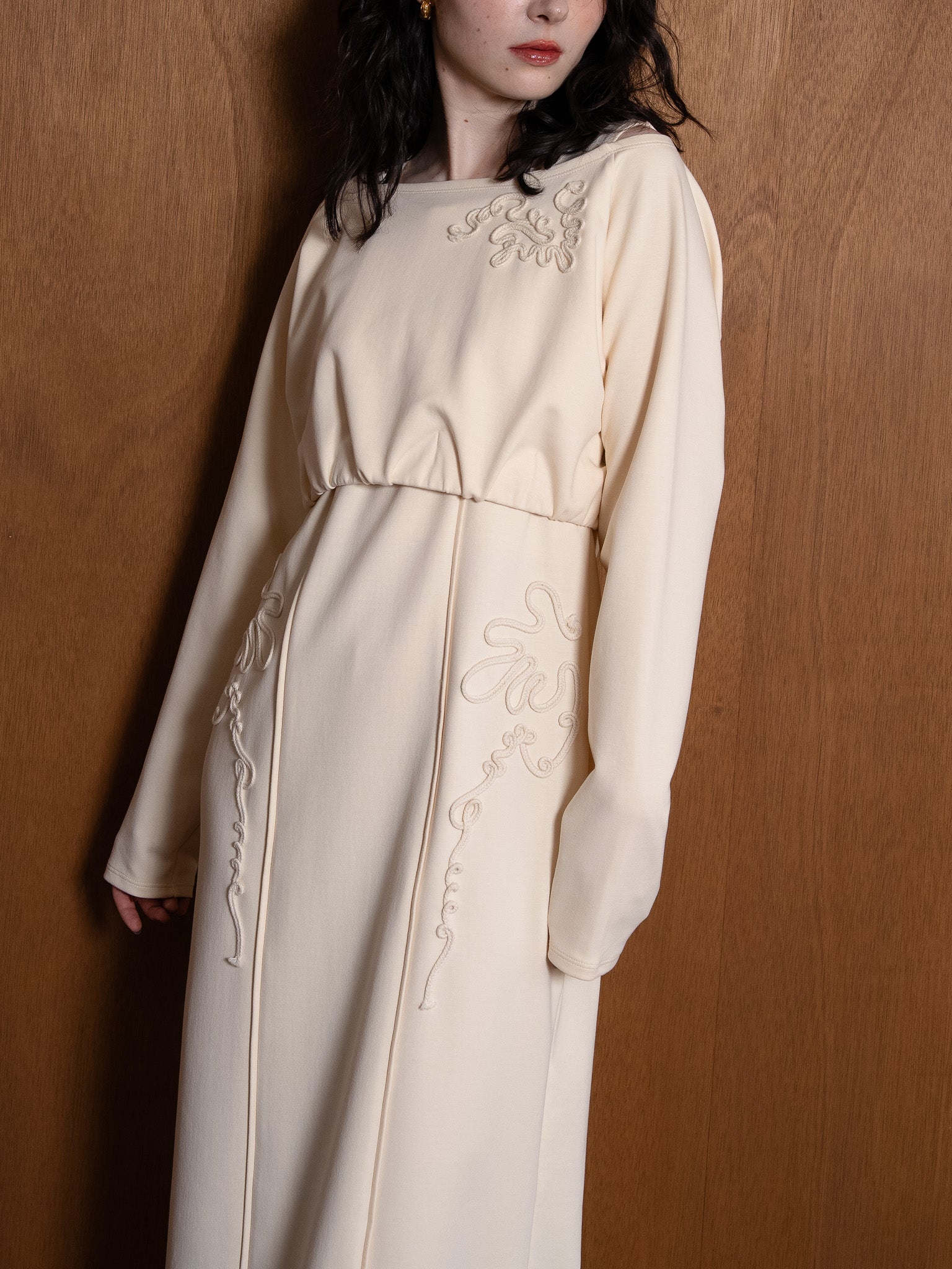 code motif gather pullover / ivory