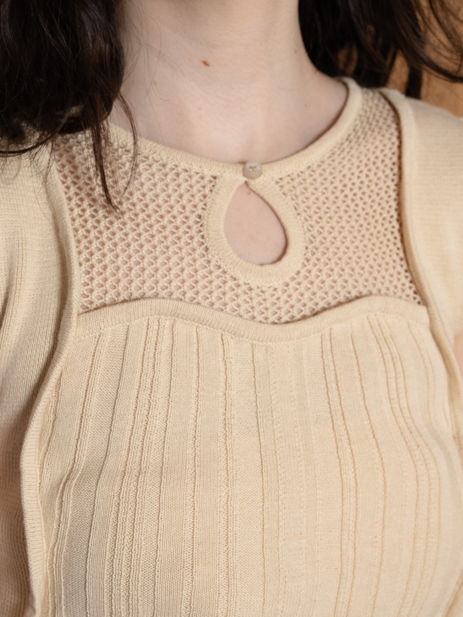 wave design knit tank-top / ivory