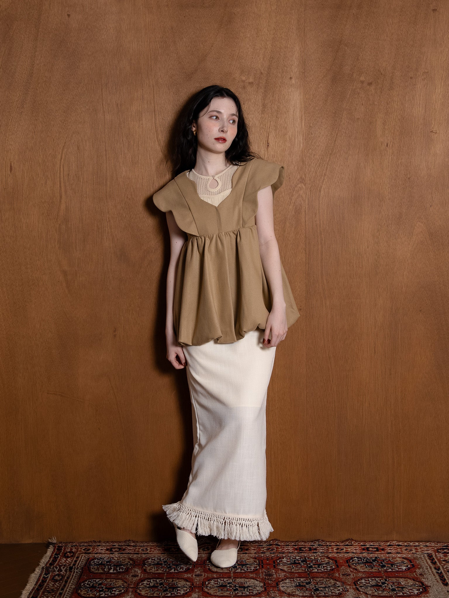 nuance collar short gilet / camel