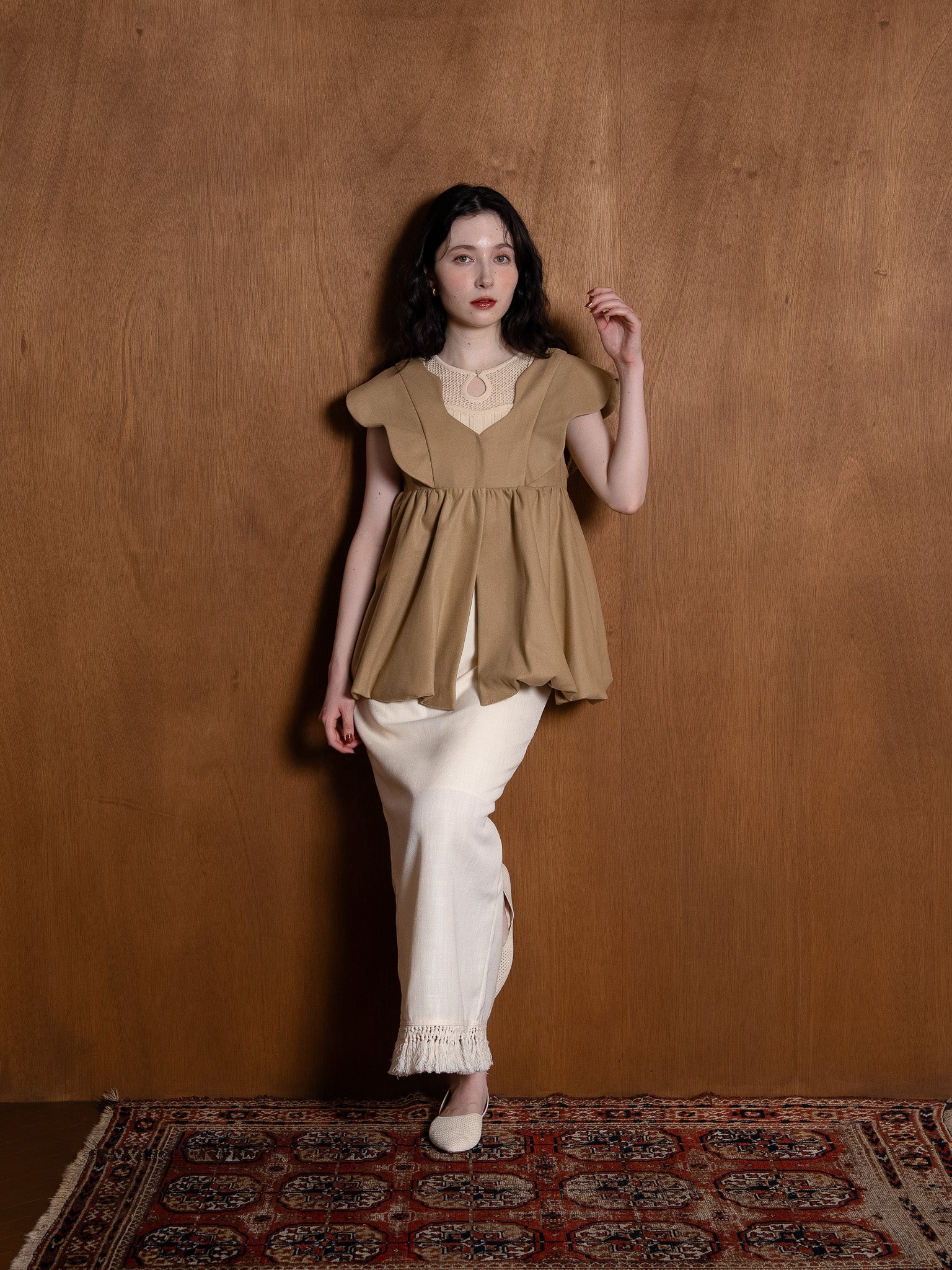 nuance collar short gilet / camel