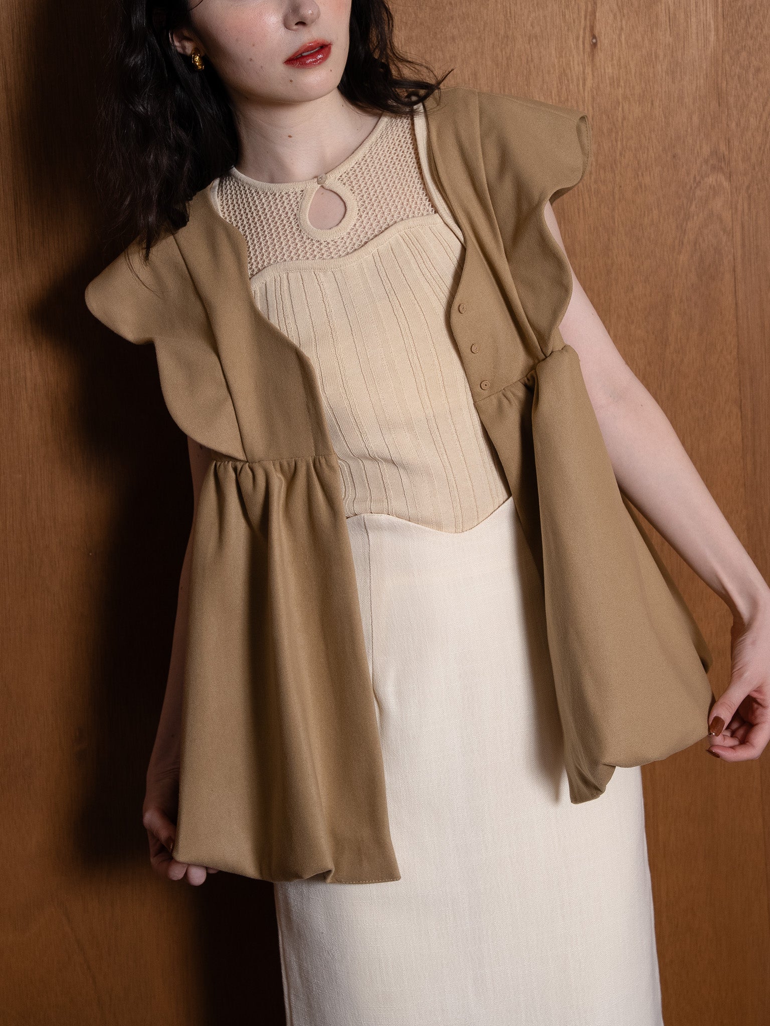 nuance collar short gilet / camel