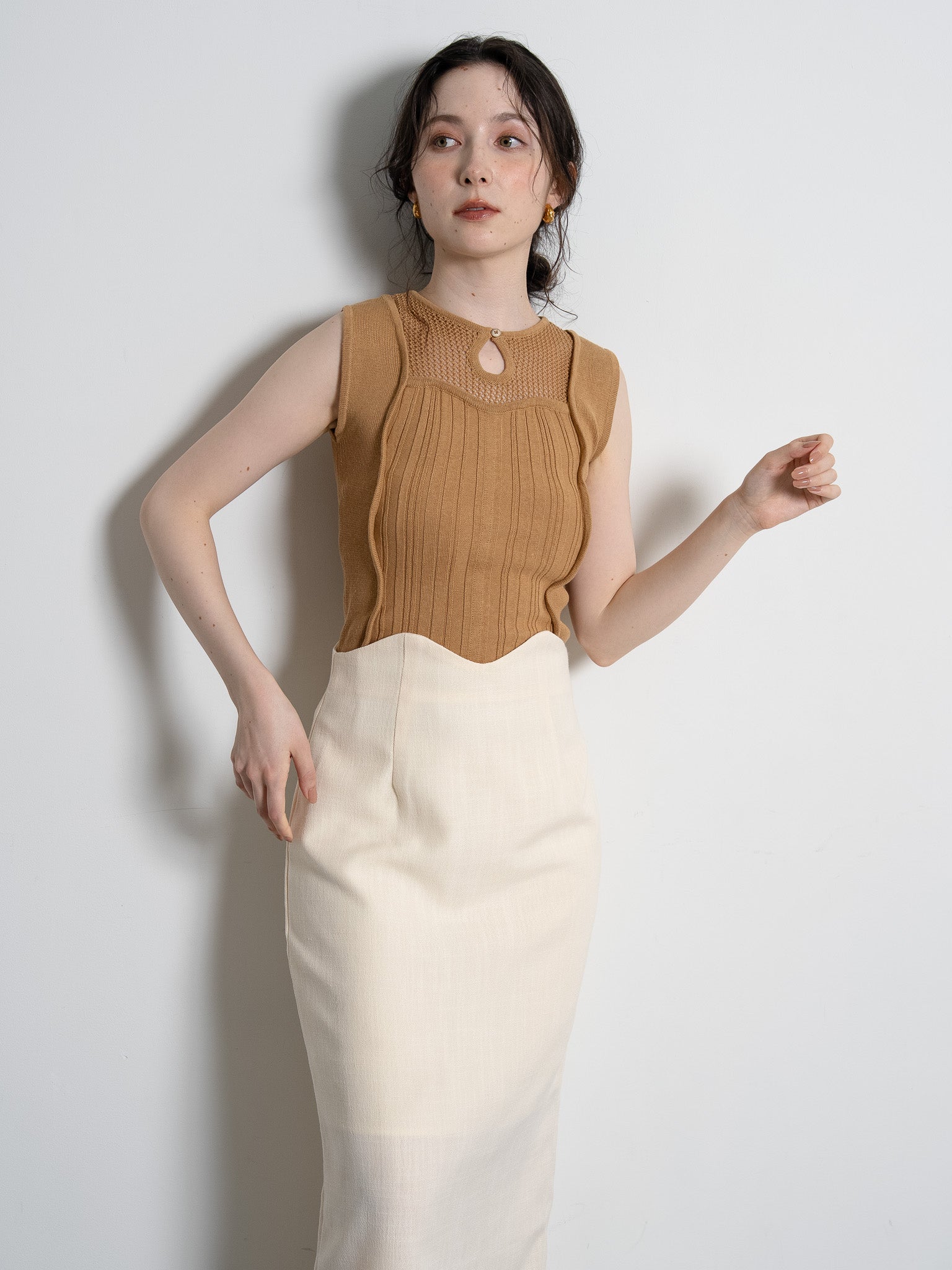 wave design knit tank-top / camel