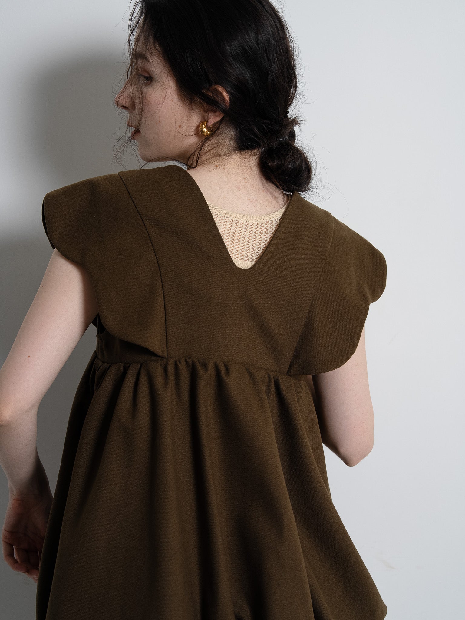 nuance collar short gilet / antique brown