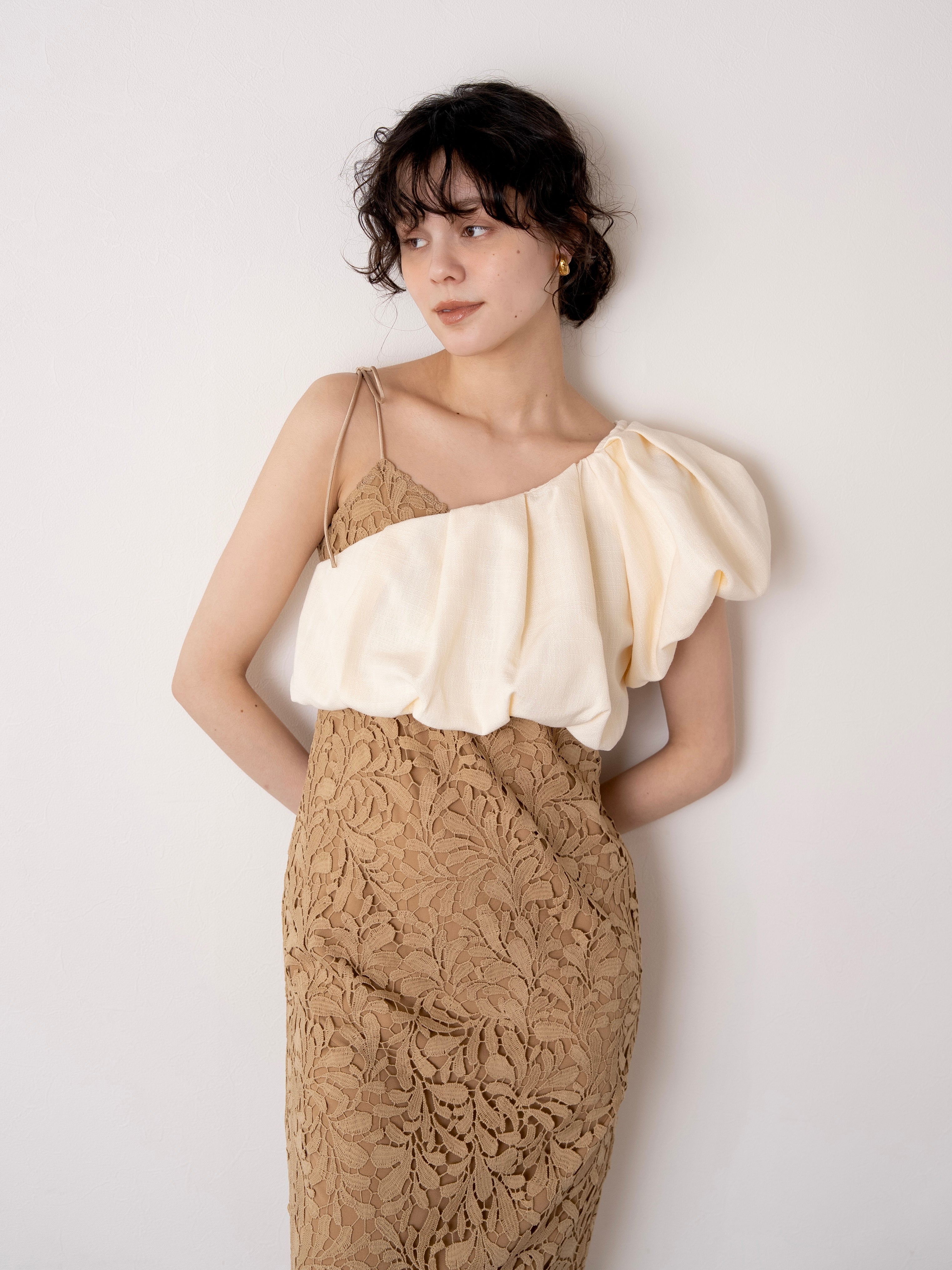 morph lace camisole one-piece / beige