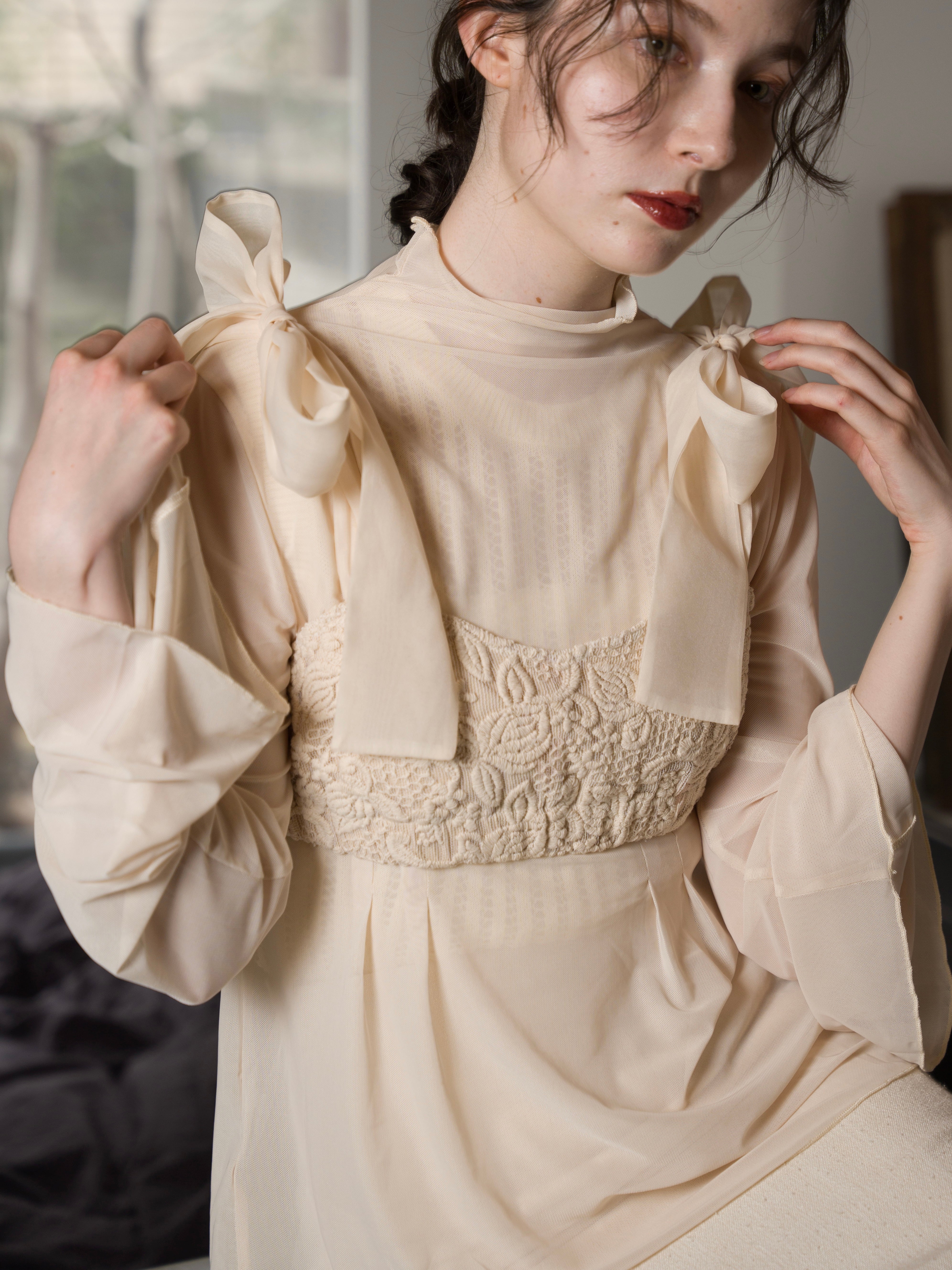 satiny ribbon bustier / ivory