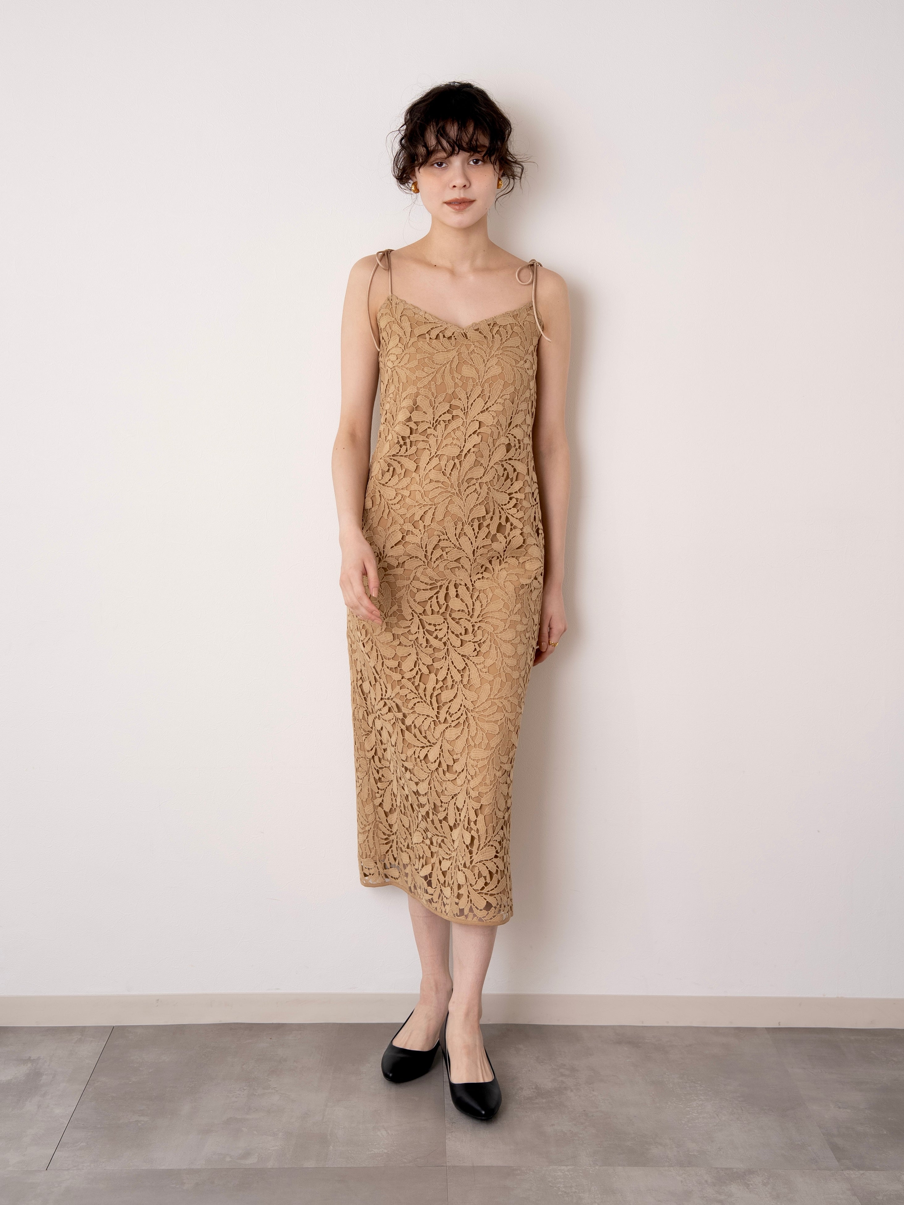 morph lace camisole one-piece / beige