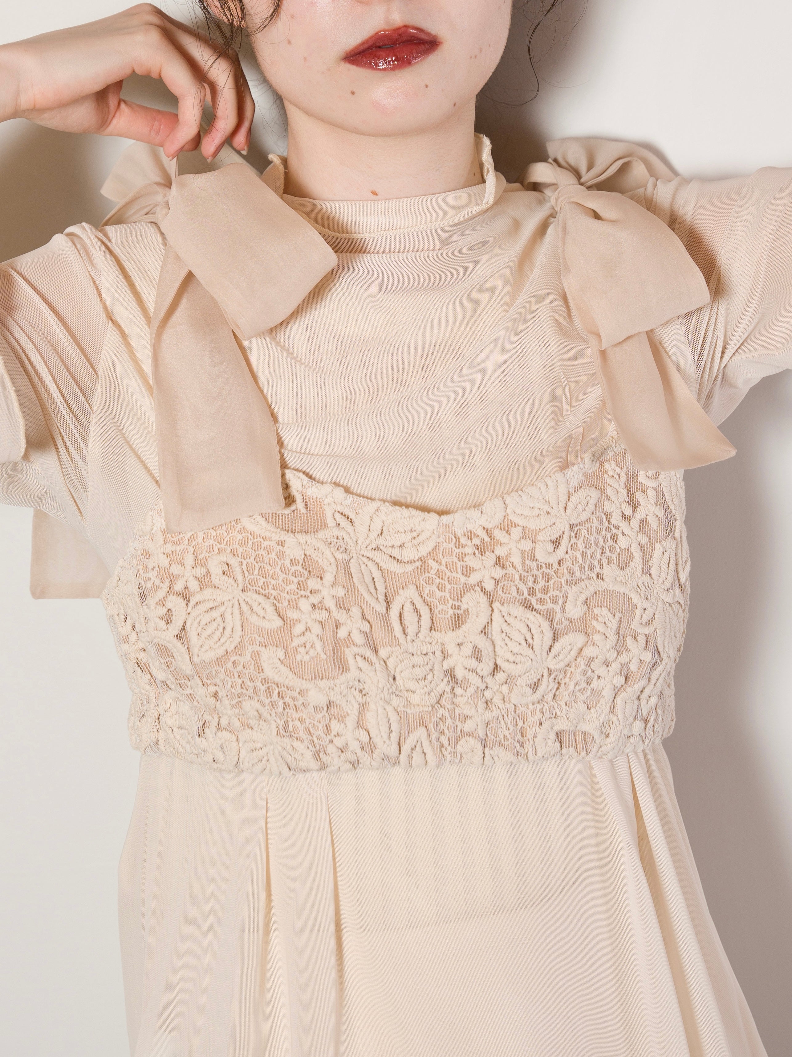 satiny ribbon bustier / beige