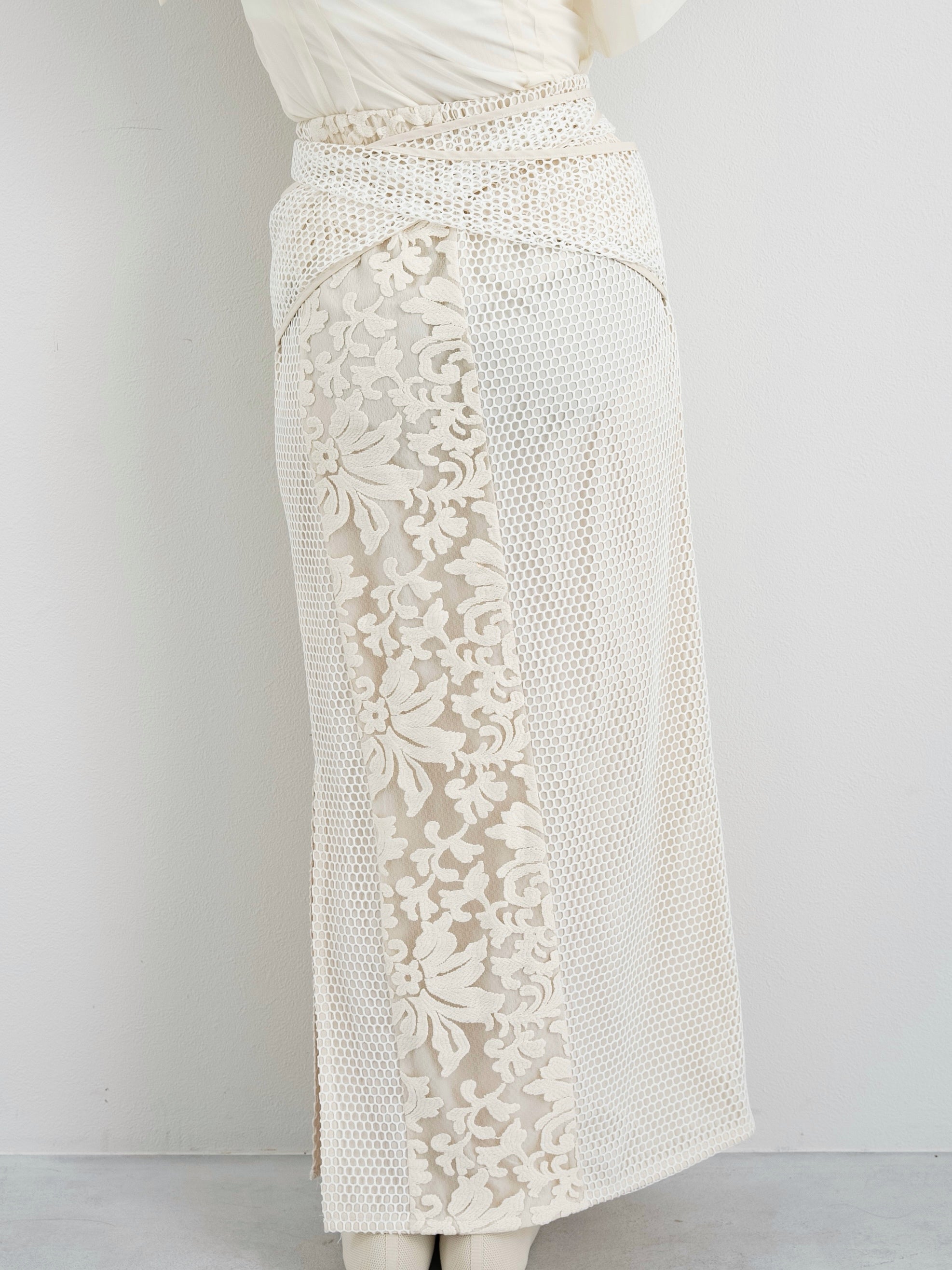 multi mesh skirt / ivory